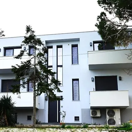 Acra Melia Apartment Palaiontsiflikion Exterior photo