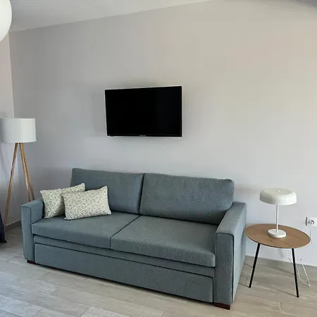 Acra Melia Apartment Palaiontsiflikion Exterior photo