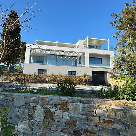 Acra Melia Apartment Palaiontsiflikion Exterior photo