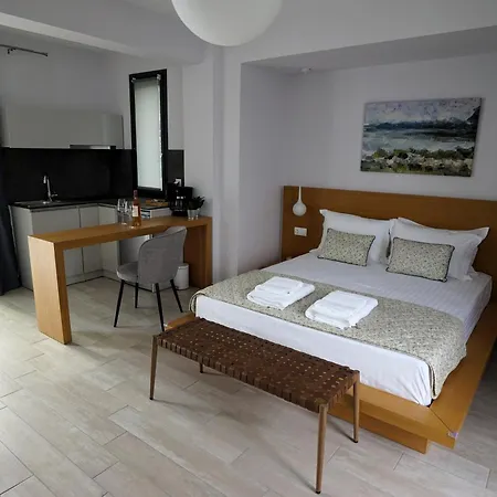 Acra Melia Apartment Palaiontsiflikion Exterior photo