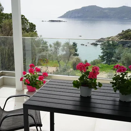 Acra Melia Apartment Palaiontsiflikion Exterior photo