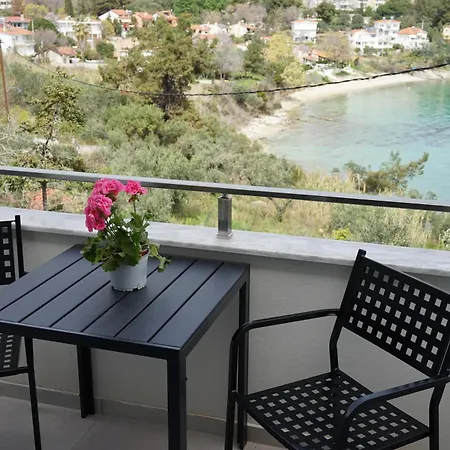 Acra Melia Apartment Palaiontsiflikion Exterior photo