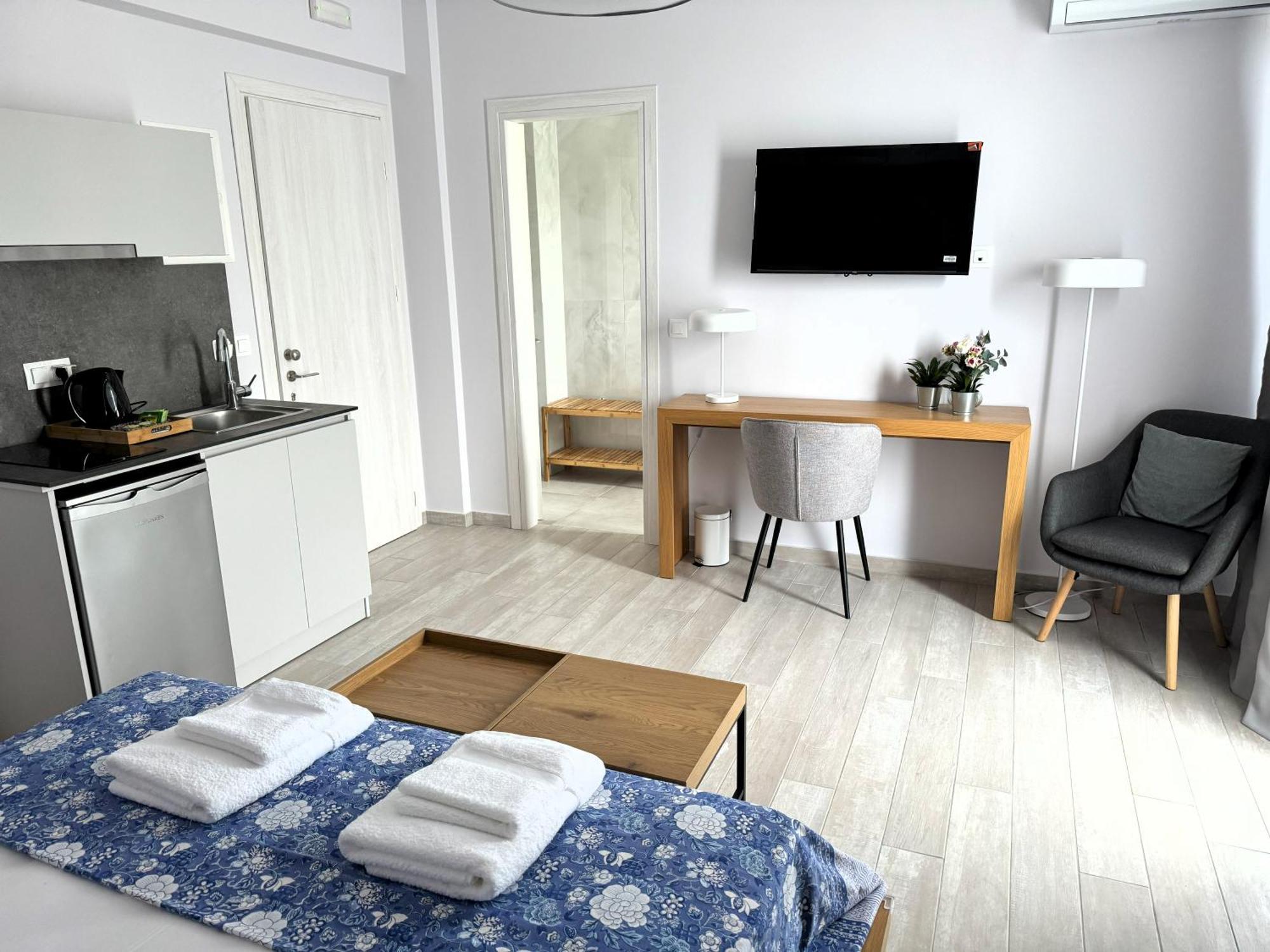 Acra Melia * Palaiontsiflikion